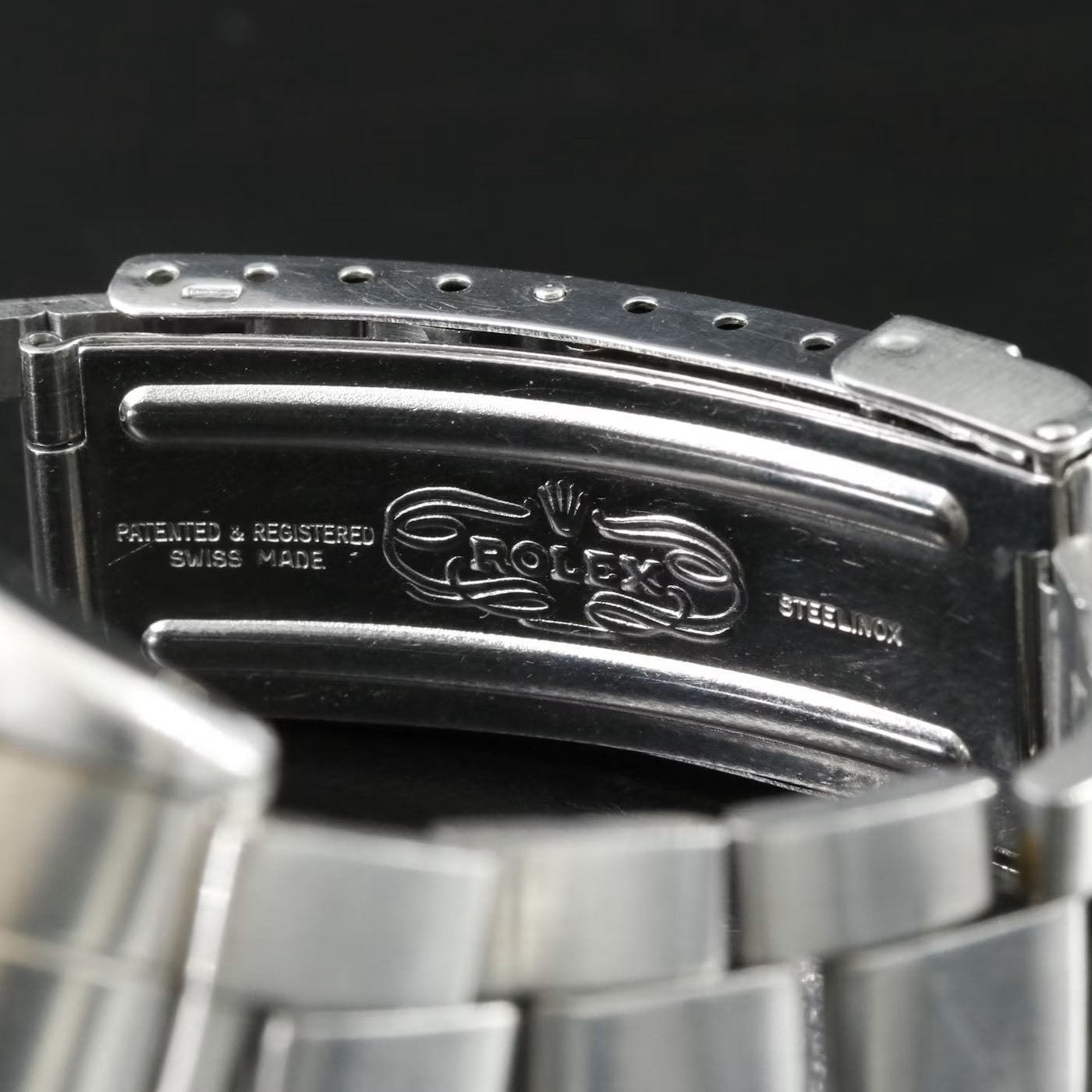 Rolex Submariner "Red" 1680 Watch - Rare Factory Error "Pateted" Clasp