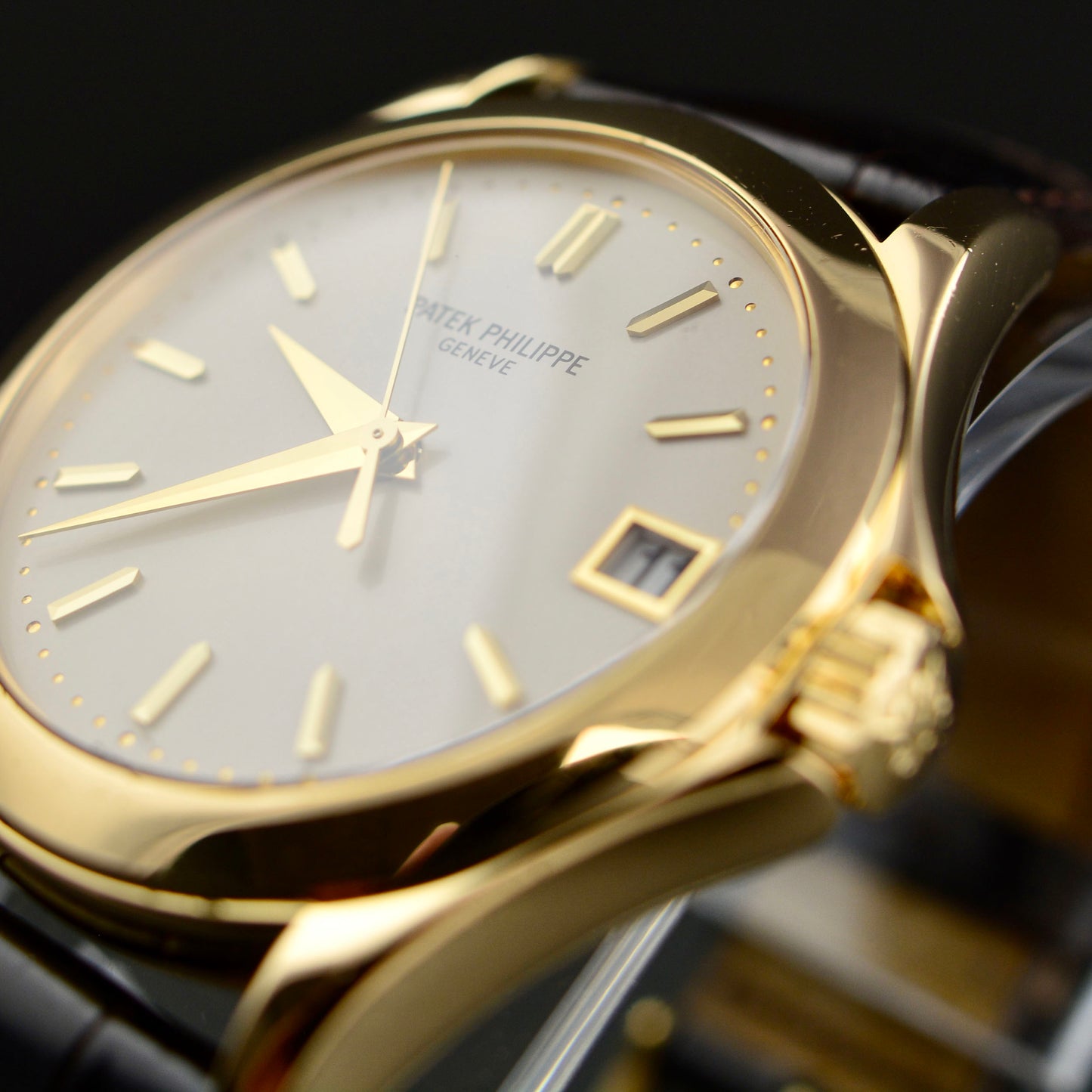Patek Philippe Calatrava 5107J-001 18k - 37mm Watch (2001-2005)