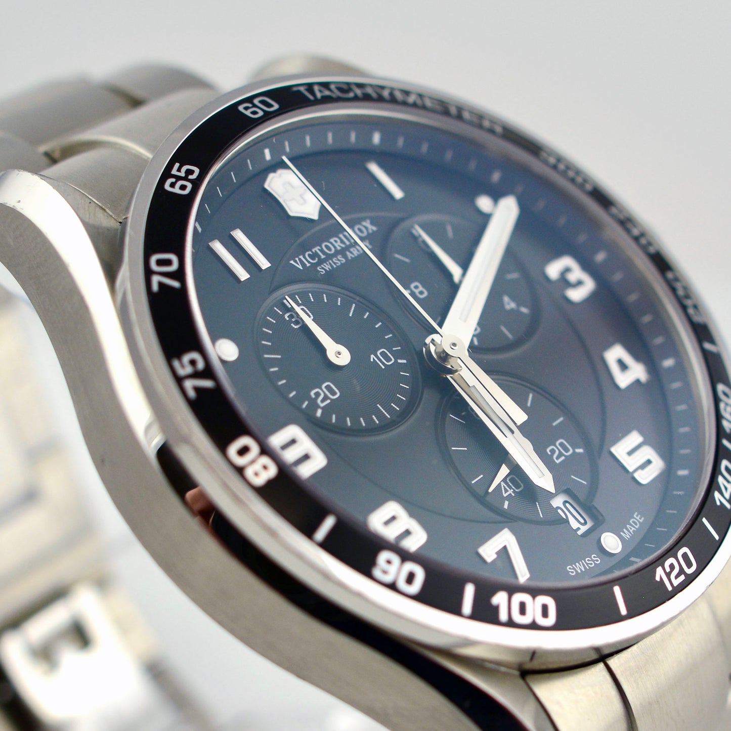 Victorinox Swiss Army Chrono Classic – Model 241650
