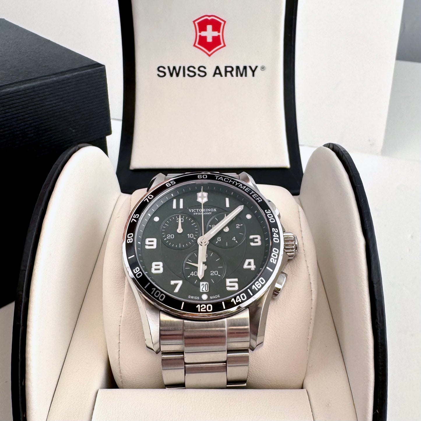 Victorinox Swiss Army Chrono Classic – Model 241650