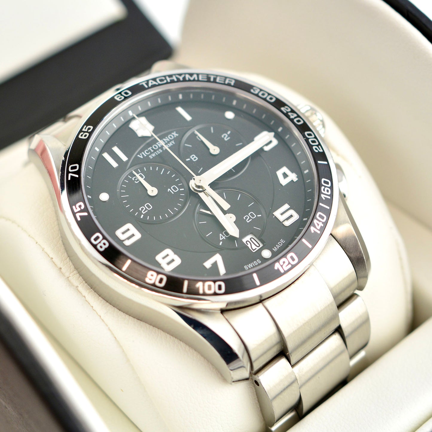 Victorinox Swiss Army Chrono Classic – Model 241650